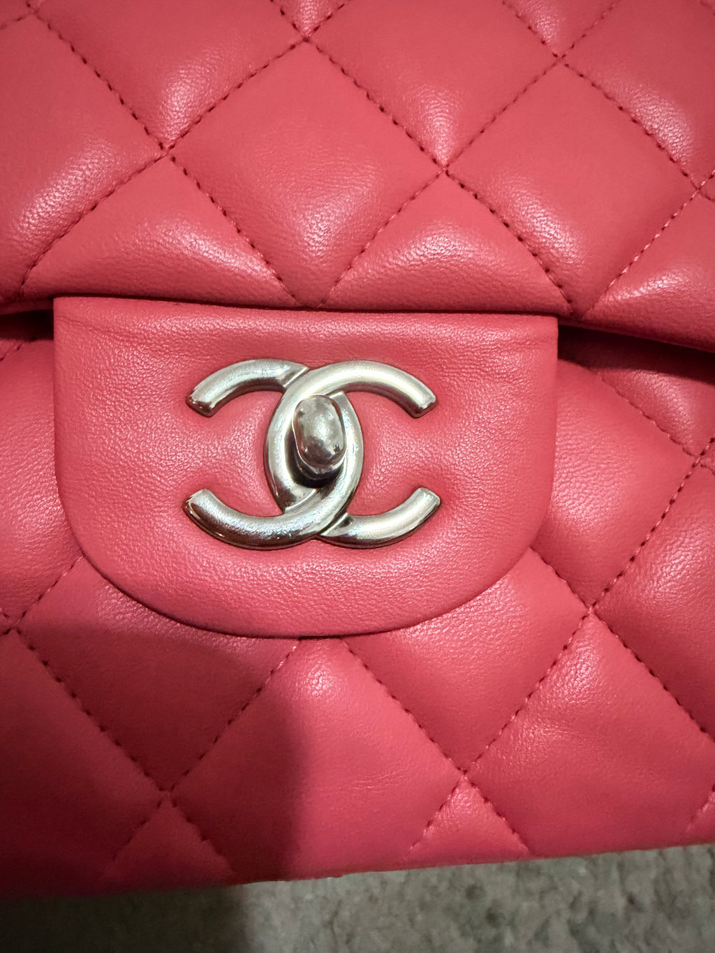 Chanel lamsbkin classic double flap