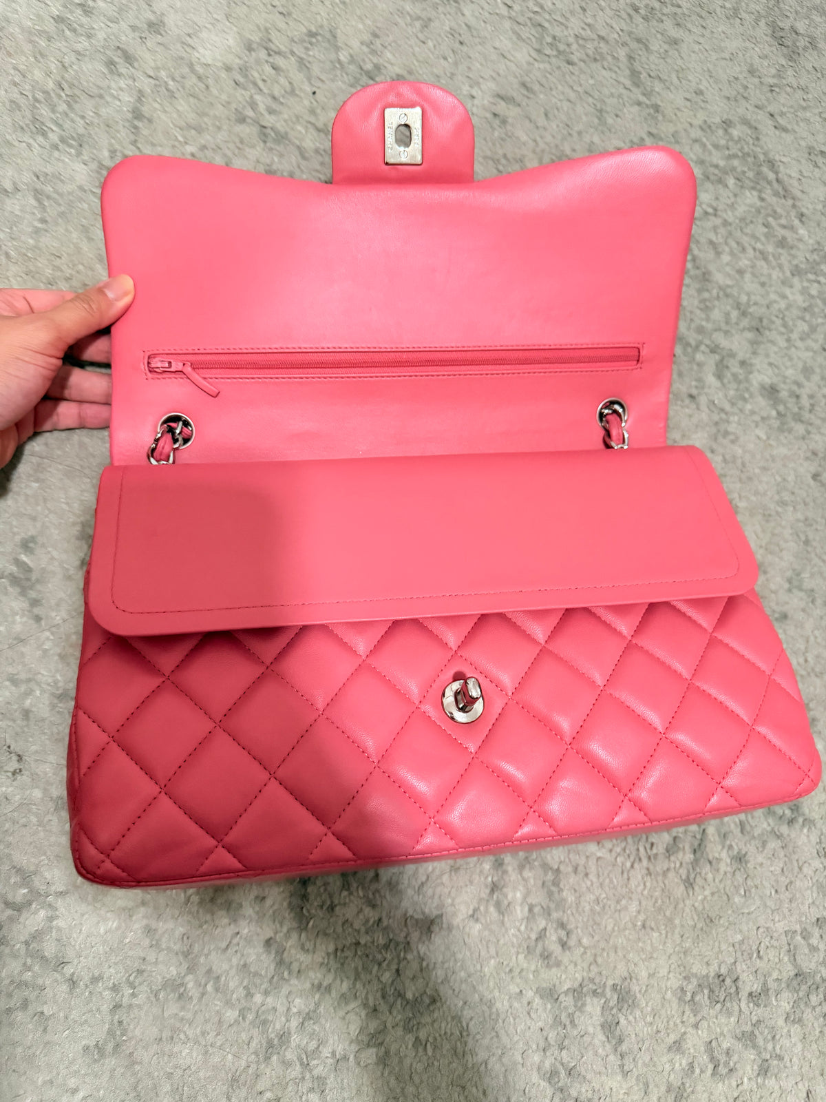Chanel lamsbkin classic double flap